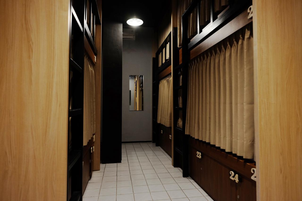 Zen Hostel Alun-Alun Sarinah Malang Buitenkant foto